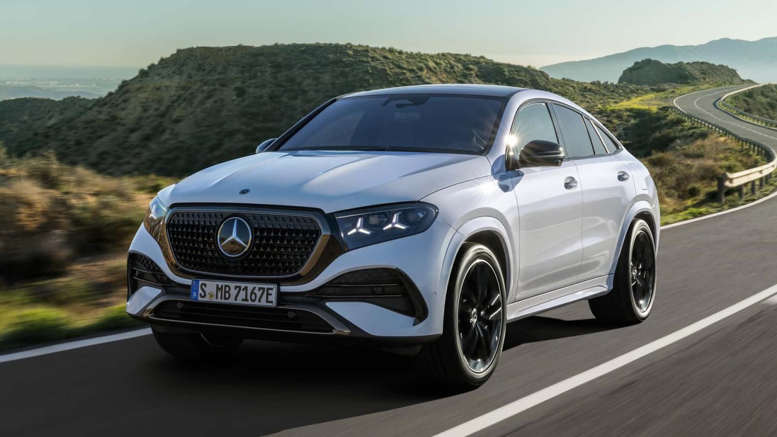 Αποκάλυψη για τις ανανεωμένες Mercedes GLE και GLE Coupe